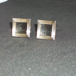 one pair vintage square Shield's Fifth Avenue gold-tone cufflinks (no box)